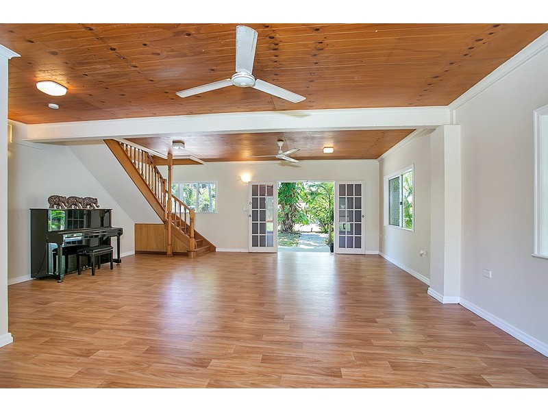 49 Terebra Street, Palm Cove QLD 4879