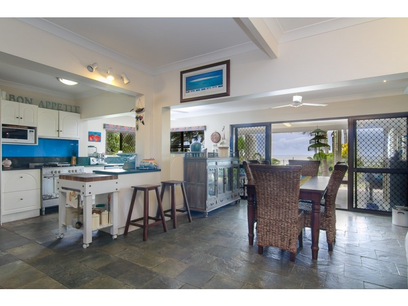 Holloways Beach QLD 4878