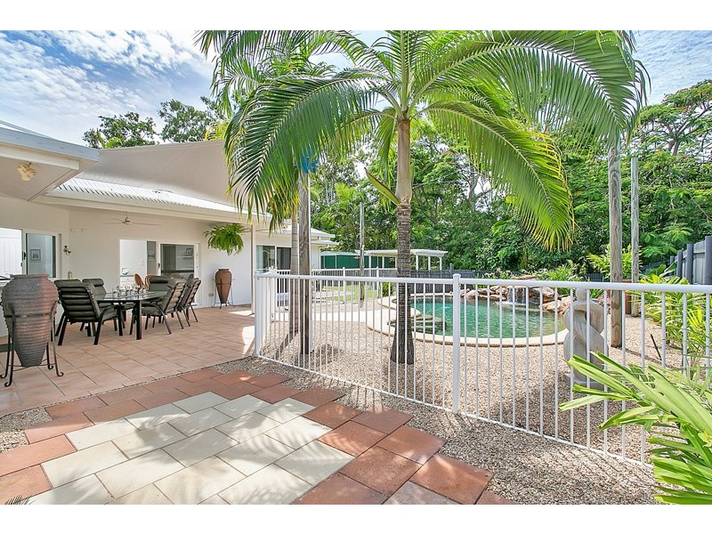 Clifton Beach QLD 4879