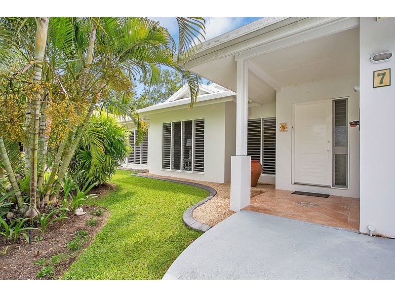 Clifton Beach QLD 4879