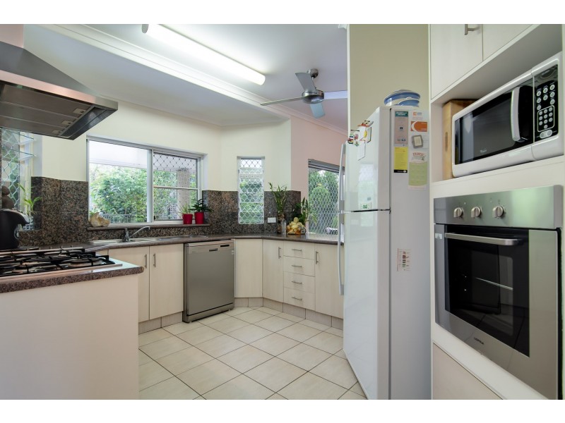 3 Castaways Close, Kewarra Beach QLD 4879