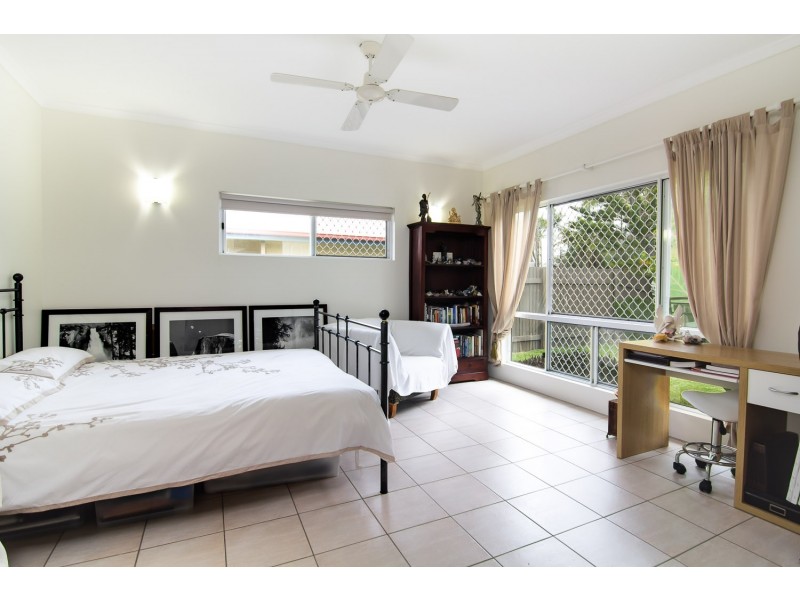 3 Castaways Close, Kewarra Beach QLD 4879