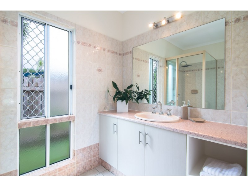 3 Castaways Close, Kewarra Beach QLD 4879