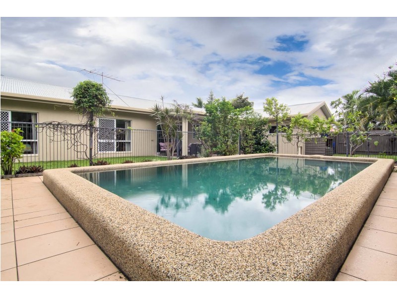 3 Castaways Close, Kewarra Beach QLD 4879