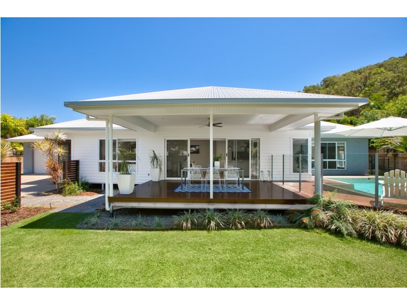 27 Bowline Place, Trinity Beach QLD 4879