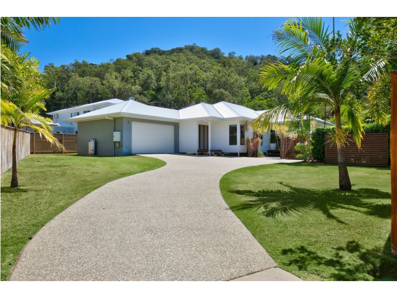 27 Bowline Place, Trinity Beach QLD 4879
