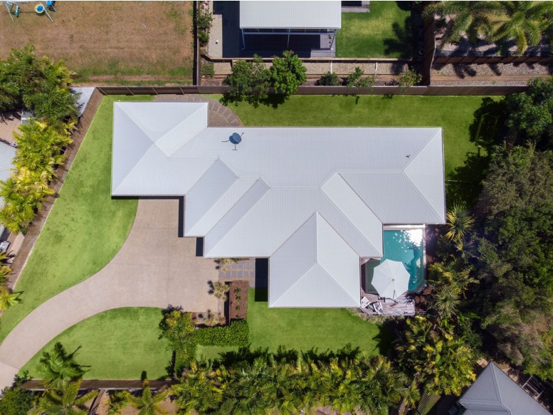 27 Bowline Place, Trinity Beach QLD 4879