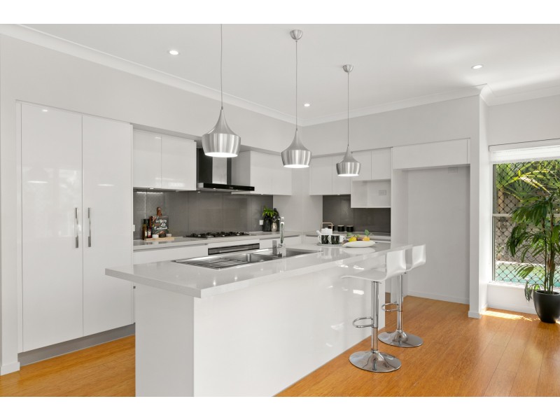 27 Bowline Place, Trinity Beach QLD 4879