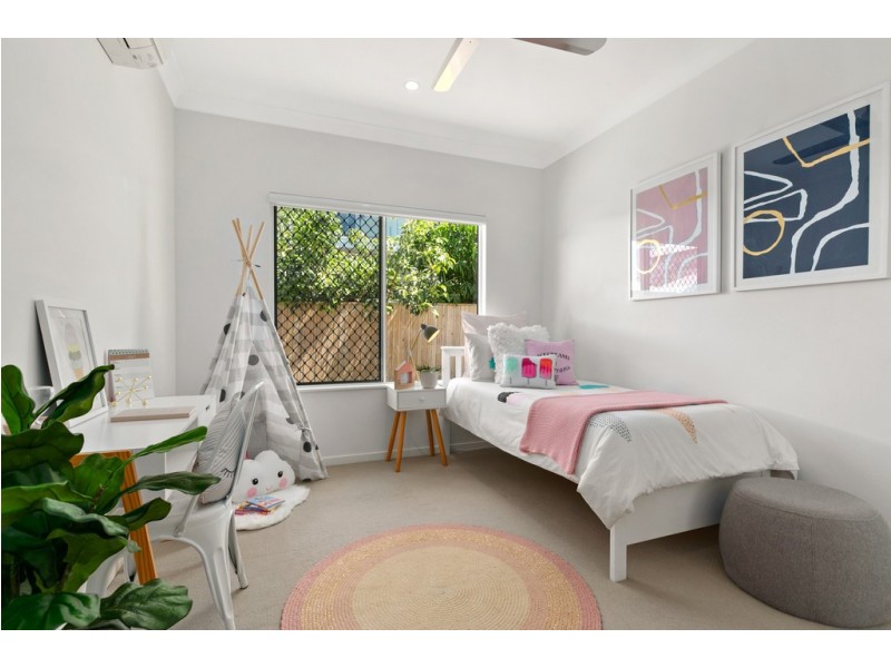 27 Bowline Place, Trinity Beach QLD 4879