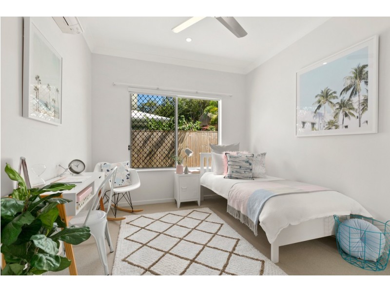 27 Bowline Place, Trinity Beach QLD 4879