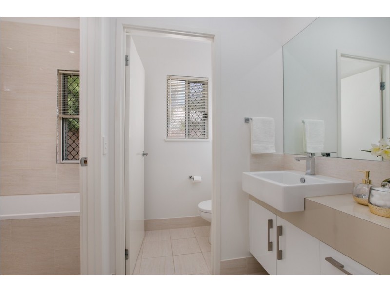 27 Bowline Place, Trinity Beach QLD 4879