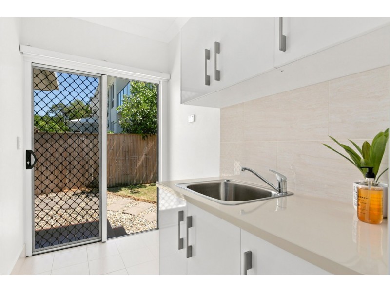 27 Bowline Place, Trinity Beach QLD 4879