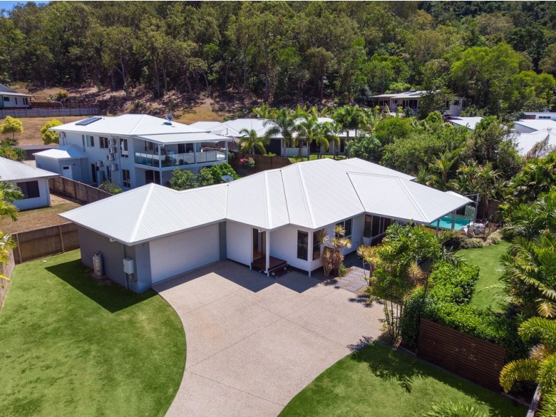 27 Bowline Place, Trinity Beach QLD 4879