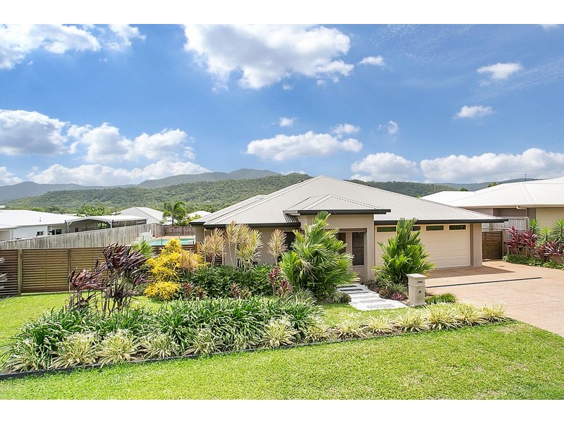 8 Port Close, Trinity Beach QLD 4879