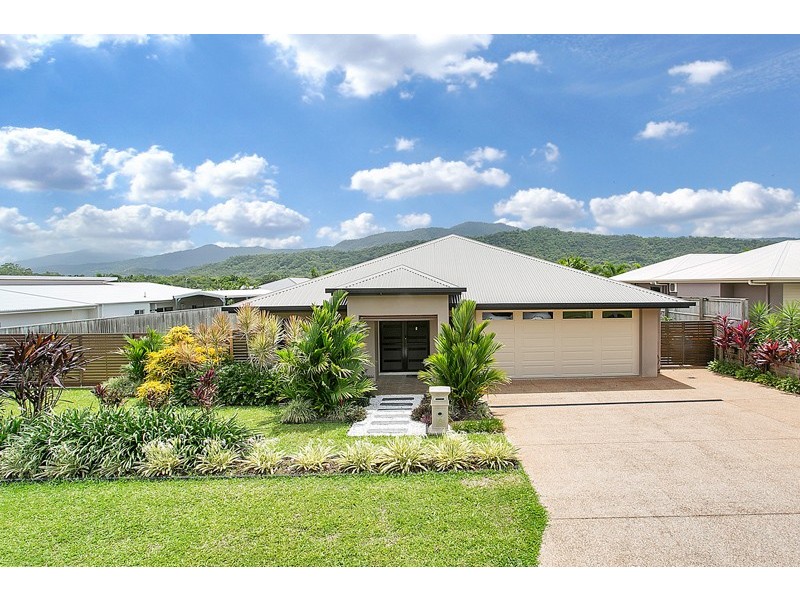 8 Port Close, Trinity Beach QLD 4879