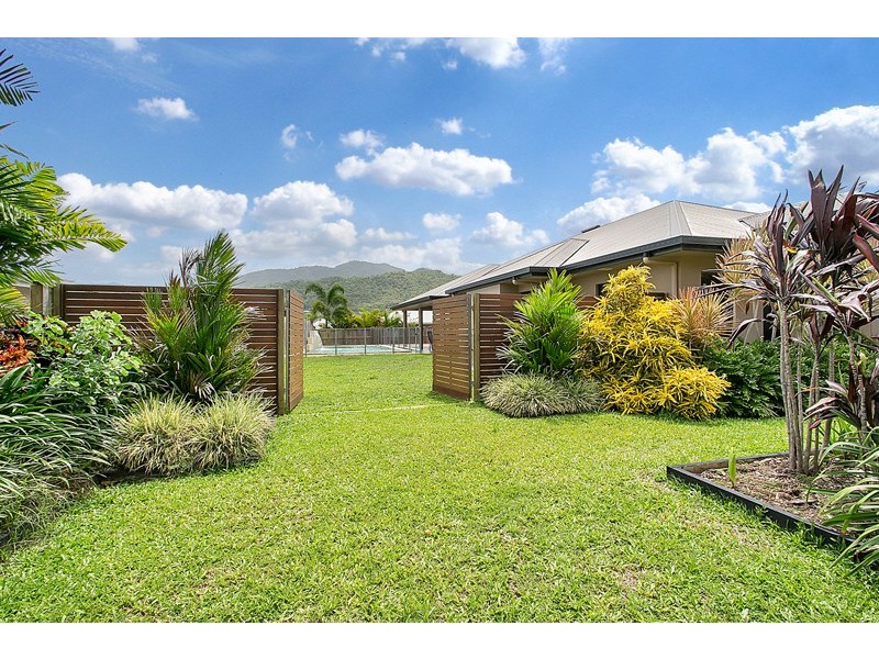 8 Port Close, Trinity Beach QLD 4879