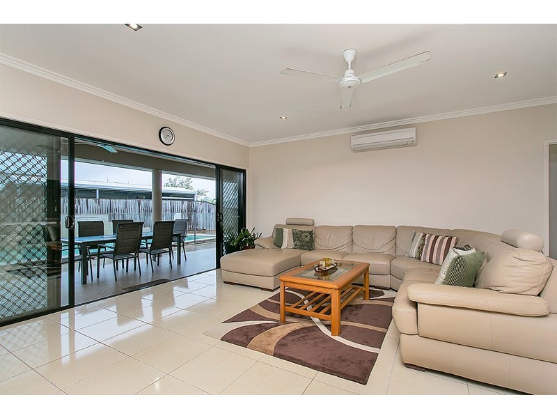 8 Port Close, Trinity Beach QLD 4879