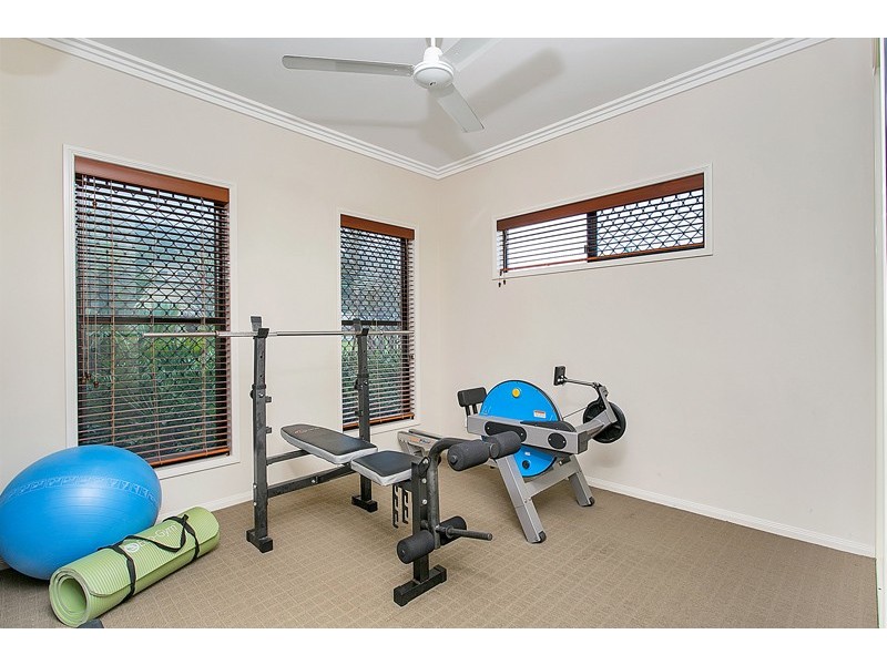 8 Port Close, Trinity Beach QLD 4879