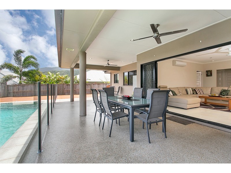 8 Port Close, Trinity Beach QLD 4879