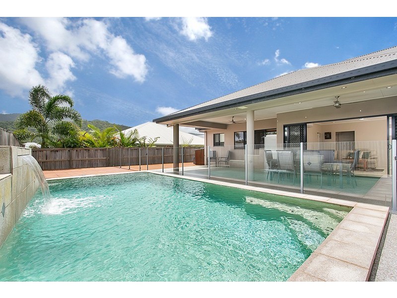 8 Port Close, Trinity Beach QLD 4879