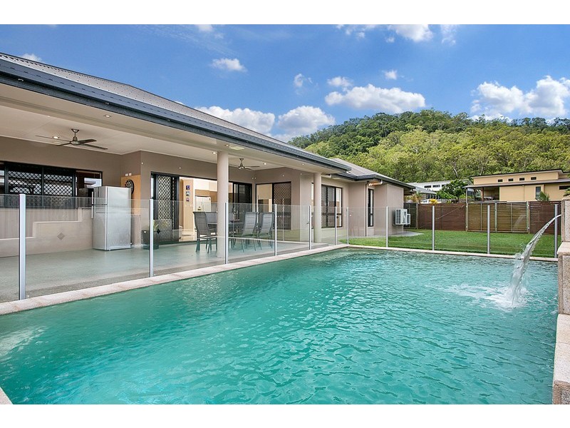 8 Port Close, Trinity Beach QLD 4879