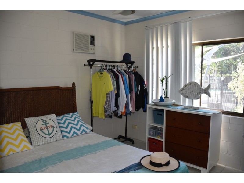 30 Baronia Crescent, Holloways Beach QLD 4878