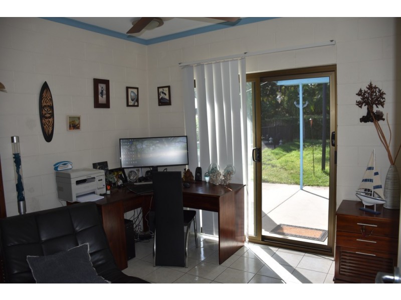 30 Baronia Crescent, Holloways Beach QLD 4878