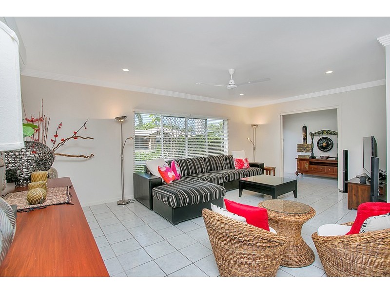 27 Bramble Street, Clifton Beach QLD 4879