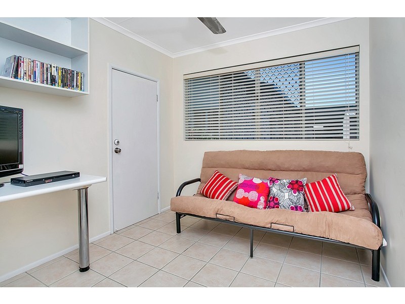 27 Bramble Street, Clifton Beach QLD 4879