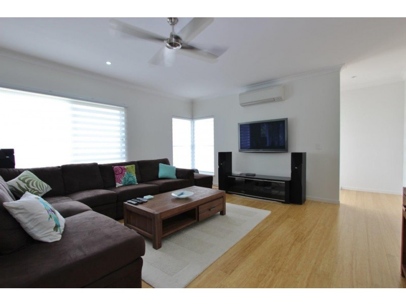 27 Bowline Place, Trinity Beach QLD 4879