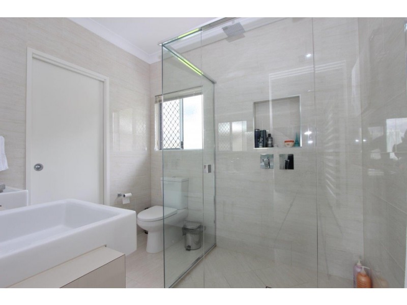 27 Bowline Place, Trinity Beach QLD 4879