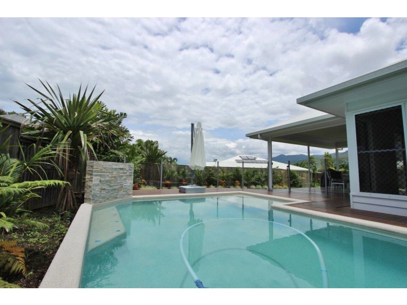 27 Bowline Place, Trinity Beach QLD 4879