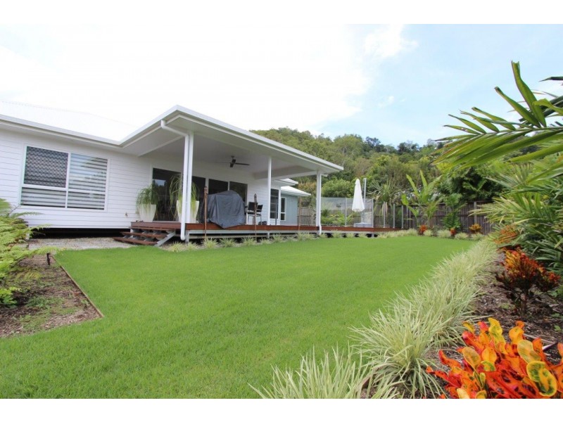 27 Bowline Place, Trinity Beach QLD 4879