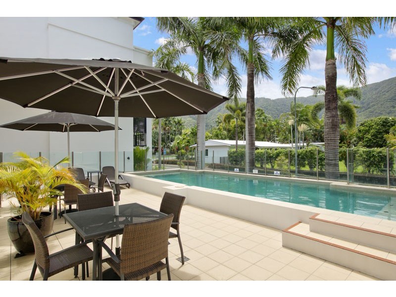 Palm Cove QLD 4879