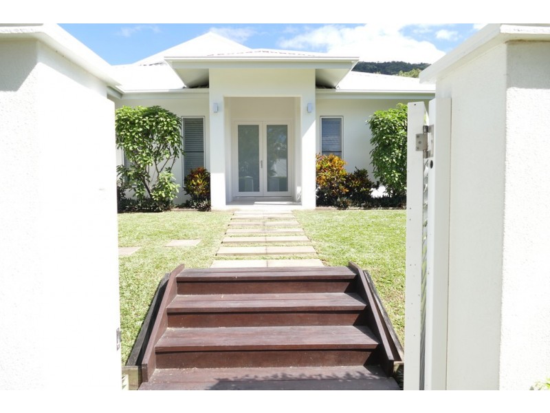 5 Aurelia Road, Palm Cove QLD 4879