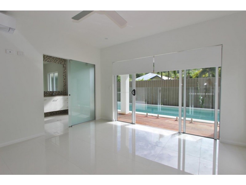 5 Aurelia Road, Palm Cove QLD 4879