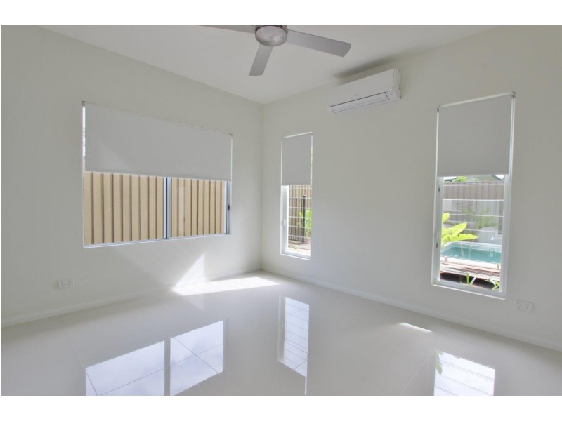 5 Aurelia Road, Palm Cove QLD 4879