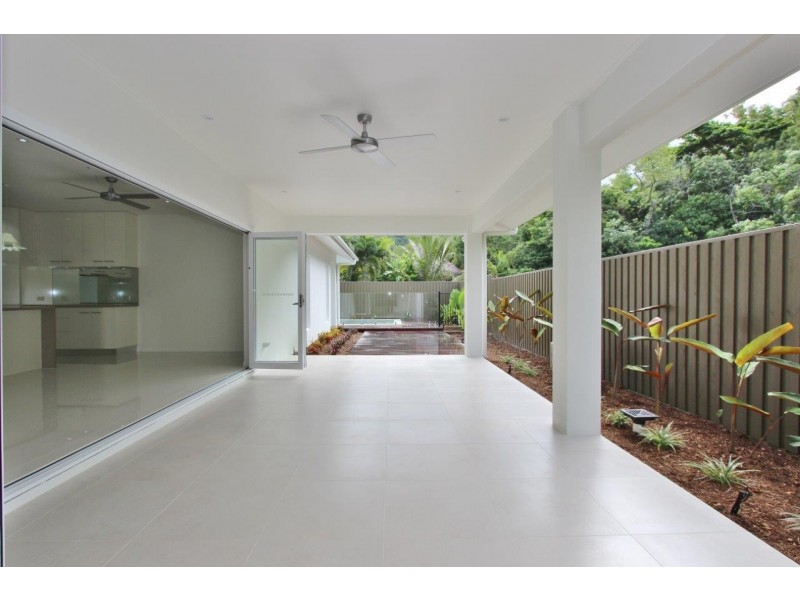 5 Aurelia Road, Palm Cove QLD 4879