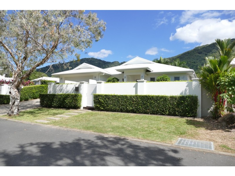 5 Aurelia Road, Palm Cove QLD 4879