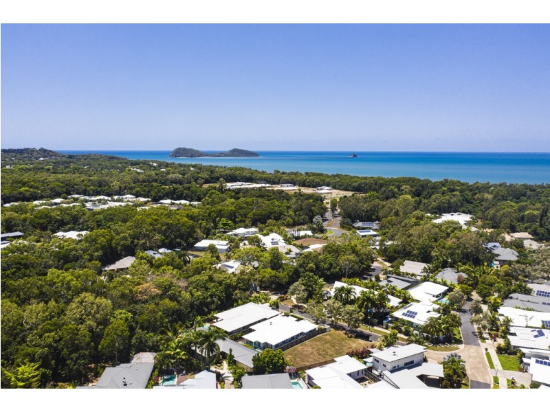 5 Aurelia Road, Palm Cove QLD 4879