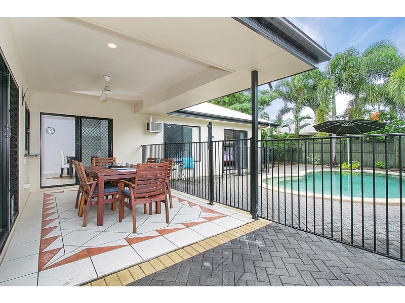 8 Mia Street, Kewarra Beach QLD 4879