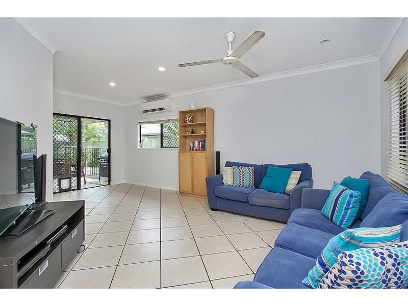 8 Mia Street, Kewarra Beach QLD 4879