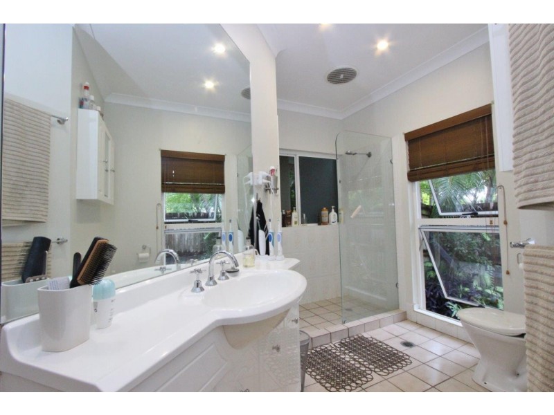 15 Ilse Close, Clifton Beach QLD 4879