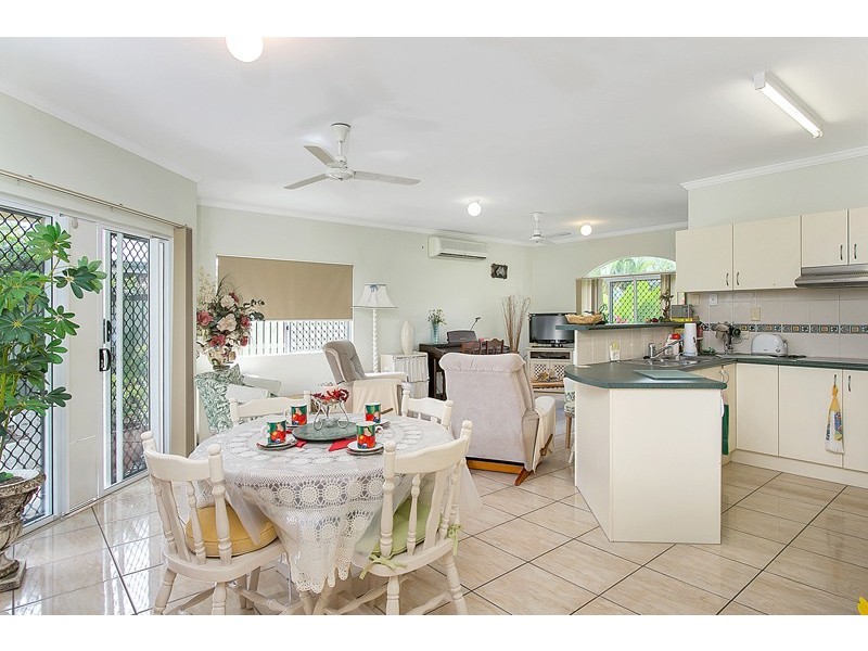 12 Moore Road, Kewarra Beach QLD 4879