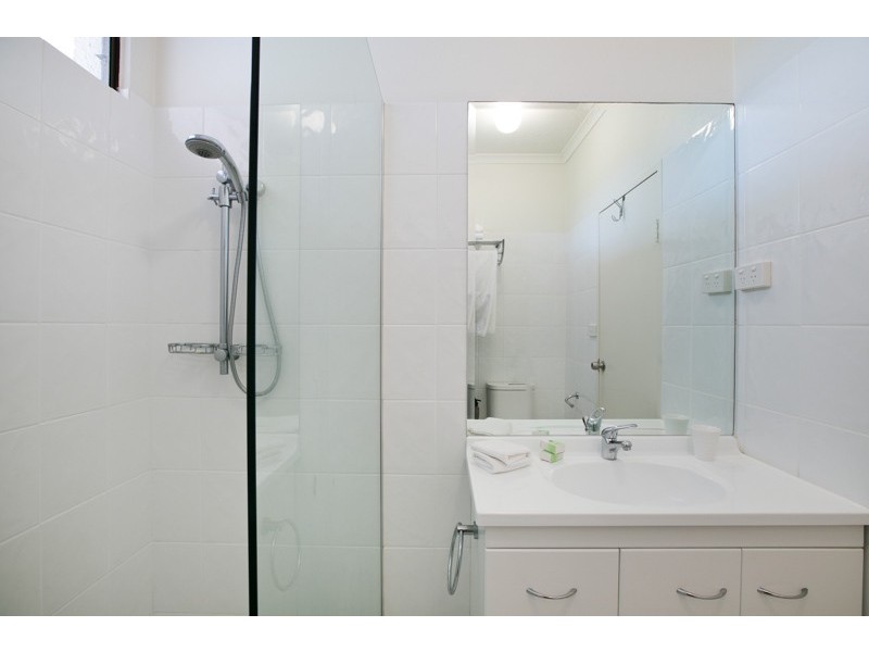 8/5 Amphora Street, Palm Cove QLD 4879