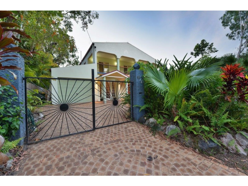 Clifton Beach QLD 4879