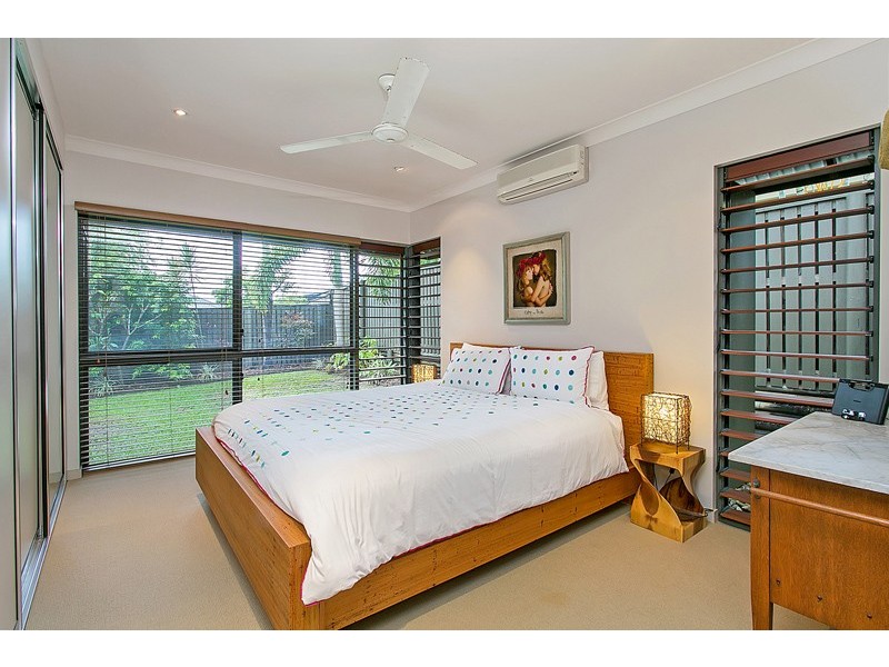 7 Everglades Street, Palm Cove QLD 4879