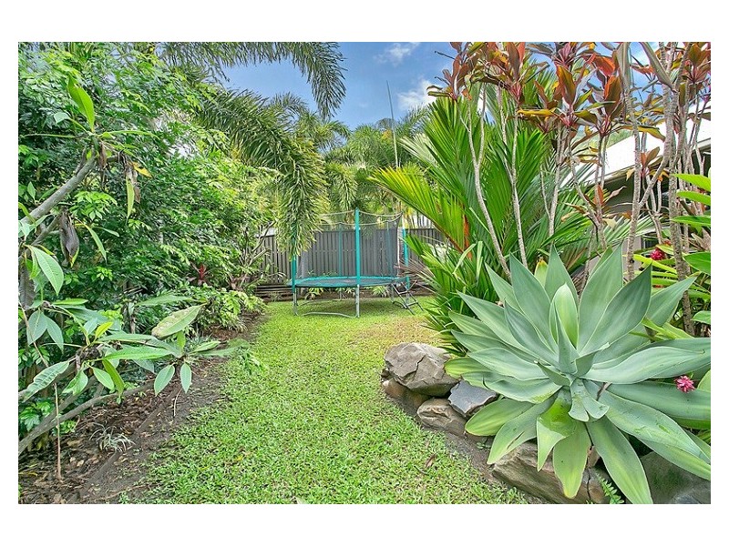 7 Everglades Street, Palm Cove QLD 4879