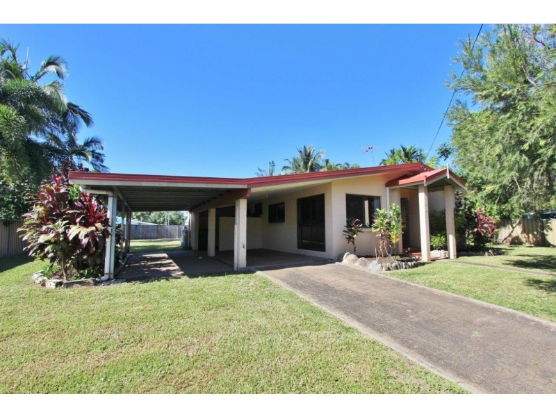27 Kavieng Street, Trinity Beach QLD 4879