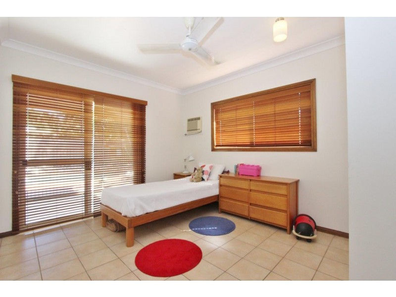 43 Yule Ave, Clifton Beach QLD 4879